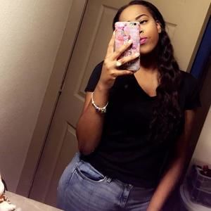 Meet your Posher, Andrea